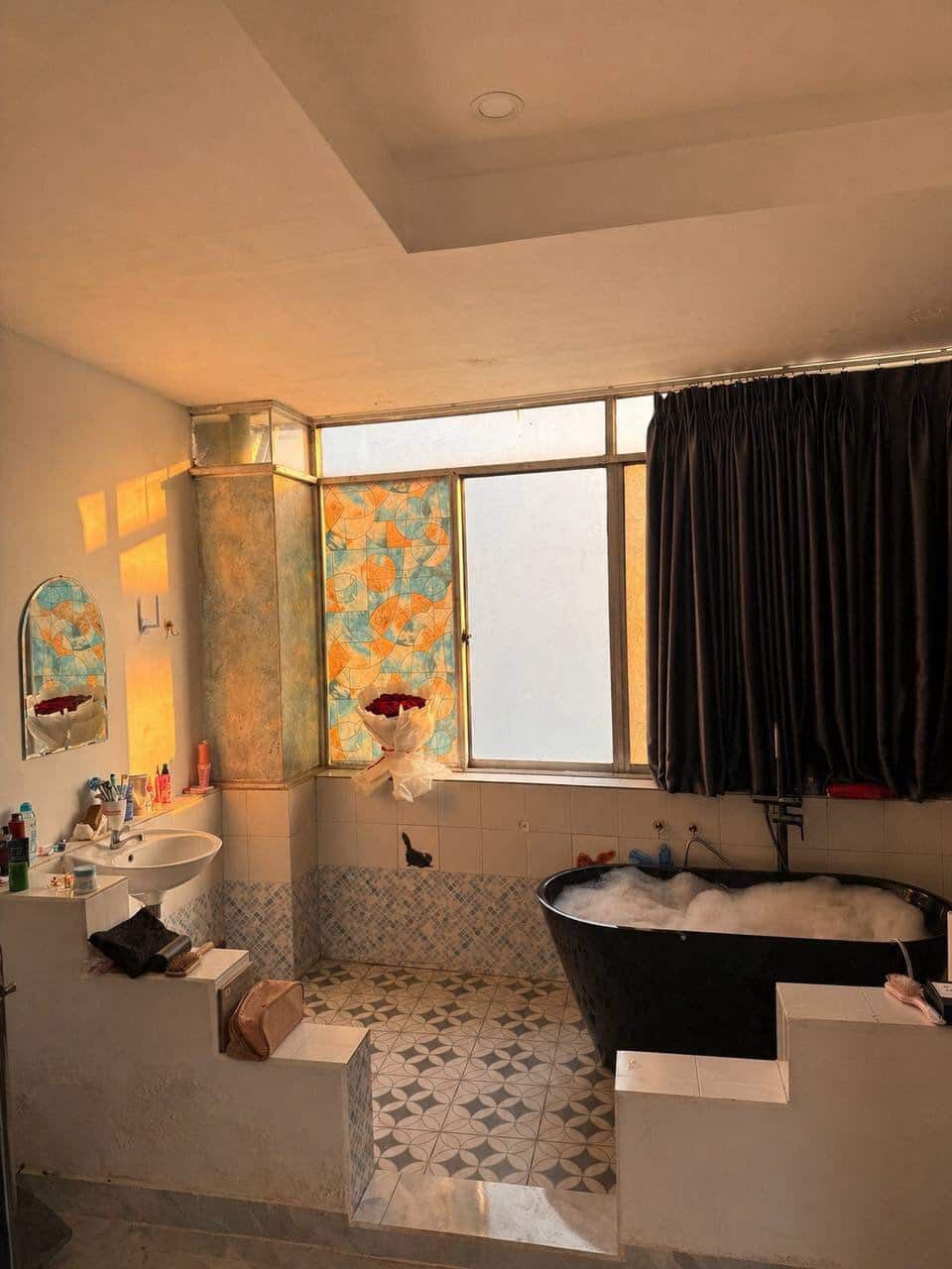 Bathtub in Ksenia's apartment, Phu Nhuan, Ho Chi Minh City