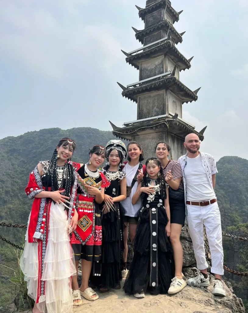 Teachers experiencing Vietnamese culture